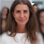 Laureata in psicologia impartisce lezioni a studenti dalle elementari alle superiori